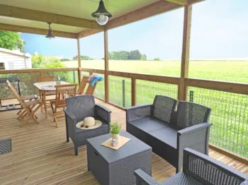 Mietunterkunft - Cabane Lodge Premium Bora Bora 3 Ch 7 Pers Clim Tv Lave Vaisselle - Camping Le Rouge Gorge****