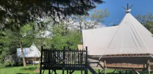 Locatif - Tipi Hütte - Ushuaïa Villages - Camping Le Viaduc ***