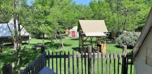 Location - Tente Bivouac Perchée - image n°8 - Ushuaïa Villages - Camping Le Viaduc ***