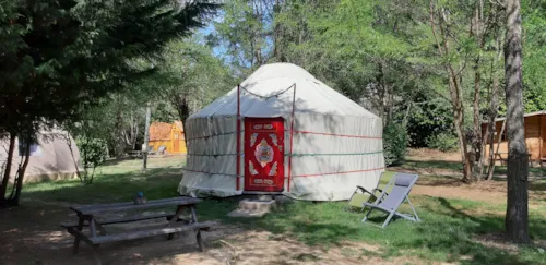 Location - Yourte Familiale Avec Sanitaires - image n°1 - Ushuaïa Villages - Camping Le Viaduc ***