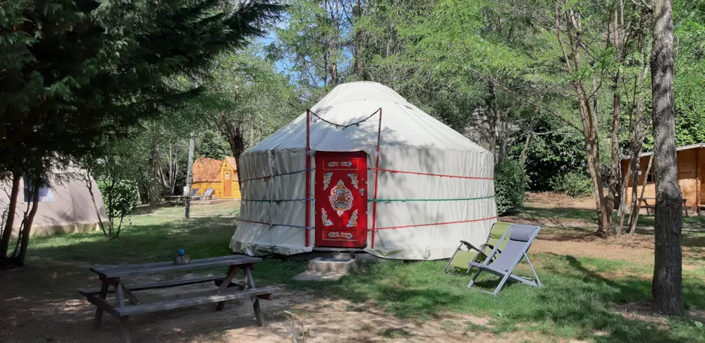 Yurt with bathroom for 5 people