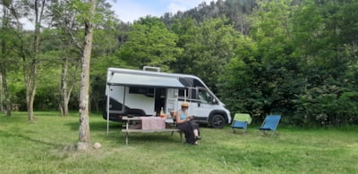 COMFORT PITCH incl. 2 people + véhicle + electricity