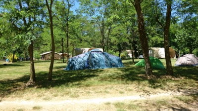 CYCLIST PITCH 1 people + 1 small tent + 1 bike, without electricity, without car