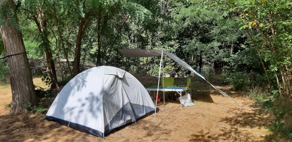 Emplacement - Emplacement Cycliste 1 Personne + 1 Petite Tente + 1 Vélo, Sans Électricité, Sans Voiture - Camping Ushuaïa Villages Le Viaduc