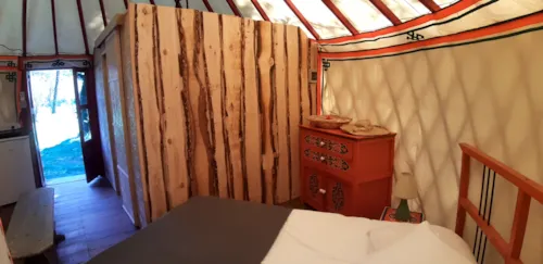 Location - Yourte Familiale Avec Sanitaires - image n°7 - Ushuaïa Villages - Camping Le Viaduc ***