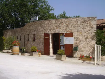 CAMPING LA SOURCE - Auvergne-Rhône-Alpes - Image n°2 CAMPING LA SOURCE - Auvergne-Rhône-Alpes - Image n°2