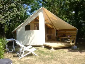 Locatif - Zelt Nature Lodge (ohne Sanitäranlagen) - CAMPING LA SOURCE