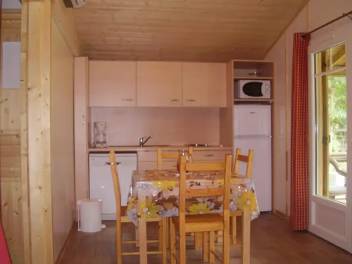 Mietunterkunft - Chalet Prestige 35M² - Klimaanlage + Tv - image n°4 - CAMPING LA SOURCE