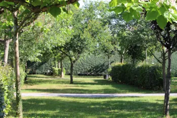 Stellplatz - Stellplatz 100M² Wohnwagen - CAMPING LA SOURCE
