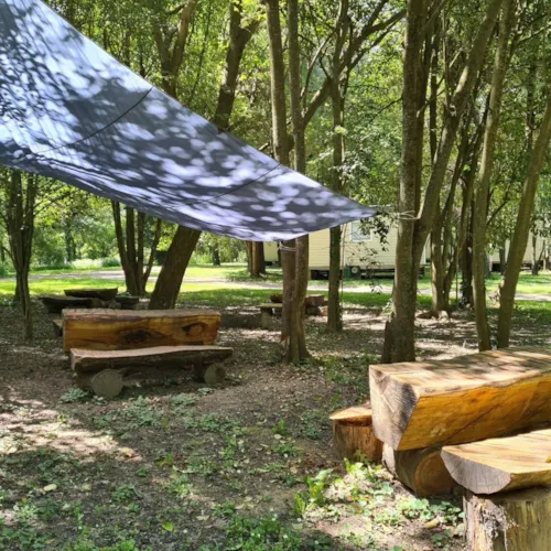 Emplacement - Forfait Randonneurs / Cyclistes - image n°5 - CAMPING DU LION