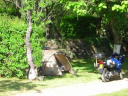 Kampeerplaats(en) - Standplaats + Voertuig + Tent Of Caravan - Camping Les Lavandes