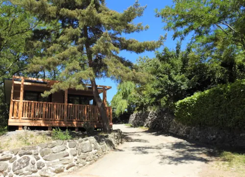 Huuraccommodatie(s) - Chalet Laurier Comfortabel Voor Grote Gezinnen - image n°1 - Camping Les Lavandes