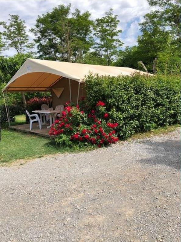 Mietunterkunft - Tent Nomade - 2 Zimmer 30M² - Inklusief Überdachte Terrasse - Ohne Toilette. - Camping du Pont