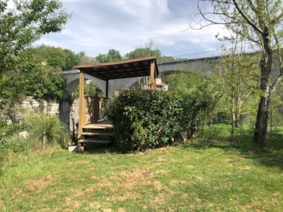 CAMPING PITCH PANORAMIC RIVER VIEW WITH TERRACE 10 Amp. electricity included