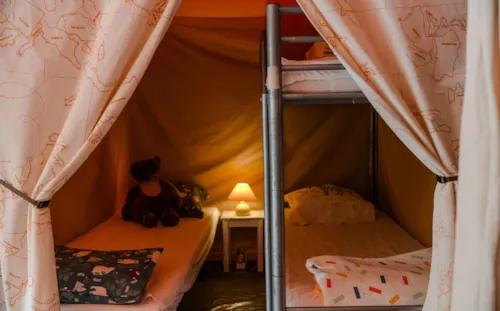 Location - L'insolite La Tente Nomade- 2 Chambres- 30M² Avec Terrasse - Sans Sanitaires. - image n°7 - Camping du Pont