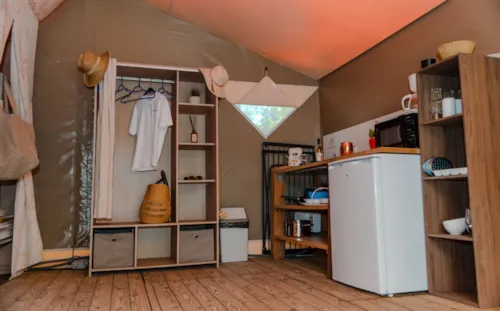 Location - L'insolite La Tente Nomade- 2 Chambres- 30M² Avec Terrasse - Sans Sanitaires. - image n°4 - Camping du Pont