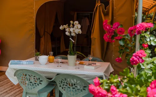 Location - L'insolite La Tente Nomade- 2 Chambres- 30M² Avec Terrasse - Sans Sanitaires. - image n°5 - Camping du Pont