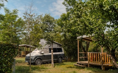 CAMPING PITCH 10 Amp. elektriciteit included