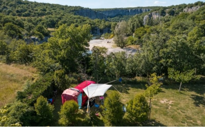CAMPING PITCH 10 Amp. elektriciteit included
