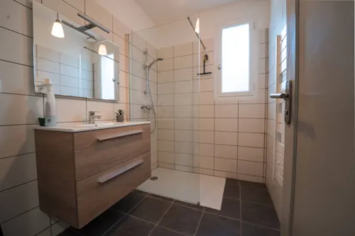 Location - Villa Soleya -  75M²- Climatisation - Jacuzzi - Piscine - Terrain Clos - 1500M² - Tv. - image n°10 - Camping du Pont
