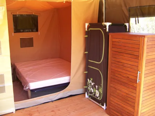 Location - Bungalow Toile 2 Chambres (Sans Sanitaires) - image n°3 - CAMPING LES HORTENSIAS