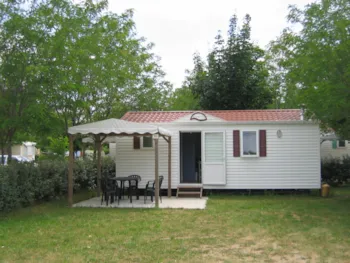 Location - Mobil-Home  2 Chambres - CAMPING LES HORTENSIAS