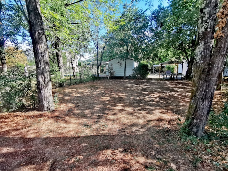 STELLPLATZPFLICHT 2 Personen + 1 Fahrzeug + Strom + warme Dusche