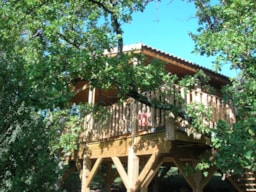 Accommodation - Tree Hut - CAMPING DOMAINE DE BRIANGE