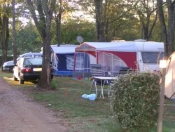 Kampeerplaats(en) - Kampeerplaats Caravan / Tent/Electricity 10 Amp/ Minimun 7 Night To Reserve/ Check In  6 Pm Maxi - image n°3 - Camping Beau Rivage