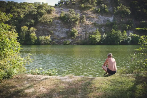 Emplacement - Emplacement Camping  Forfait 2 Pers /Electricité/ Heure D'arrivée Maximale 18H00 - image n°9 - Camping Beau Rivage