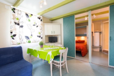 Bungalow B - 1 room with Sea View — 2