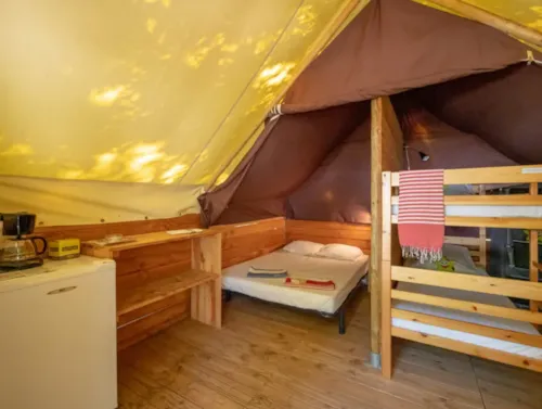 Mietunterkunft - Lodge Nature** - 4 Personen - 2 Schlafzimmer - Ohne Sanitäranlagen - image n°2 - Camping Arc en Ciel