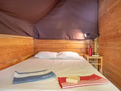 Mietunterkunft - Lodge Nature** - 4 Personen - 2 Schlafzimmer - Ohne Sanitäranlagen - image n°3 - Camping Arc en Ciel