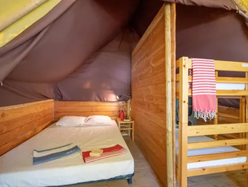 Mietunterkunft - Lodge Nature** - 4 Personen - 2 Schlafzimmer - Ohne Sanitäranlagen - image n°4 - Camping Arc en Ciel