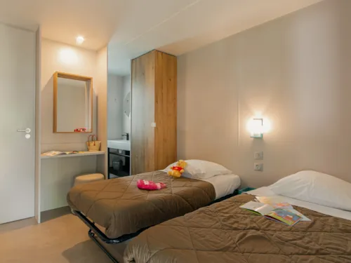 Huuraccommodatie(s) - Cottage Calys***** - 4 Personen - 2 Slaapkamers - 2 Badkamers - Airconditioning - image n°4 - Camping Arc en Ciel