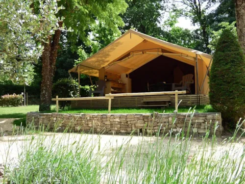 Accommodation - Equipped Lodge Tent D - 2 Bedrooms / Terrace (Without Toilet Blocks) - image n°1 - Camping Le Clapas