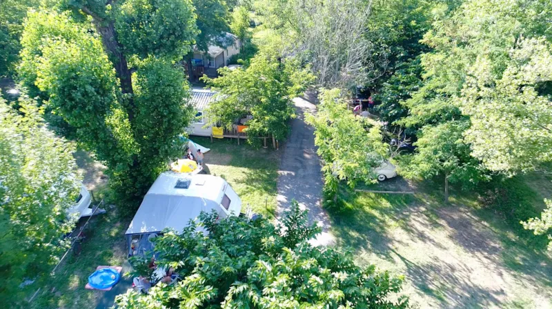 Forfait Emplacement (1Tente ,1 Caravane Ou 1 Camping-Car +1 Voiture) Sans Electricité