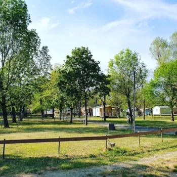 Stellplatz - Stellplatz Zelt - Wohnwagen Fahrzeug / Wohnmobil  Ohne Strom - Camping le Verger de Jastres