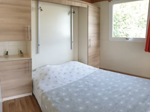 Huuraccommodatie(s) - Chalet Morea Airconditioning + Tv 5 Personen - image n°5 - Camping le Verger de Jastres