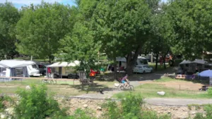  - FORFAIT CONFORT( 1 tente, 1 caravane ou 1 camping car + 1 voiture+ èlectricité 10A) - Camping le Verger de Jastres