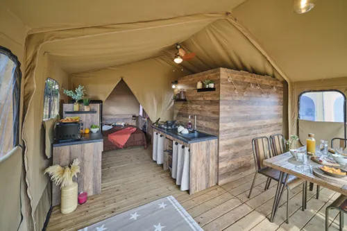 Accommodation - Lodge Tent Kenya On Stilts 1/5 P - image n°2 - Camping le Verger de Jastres