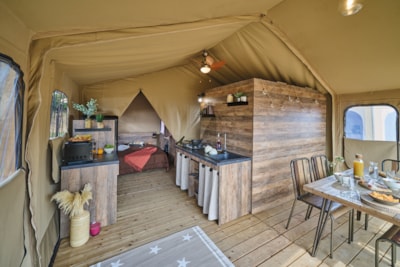 Lodge Tent KENYA on stilts 1/5 p