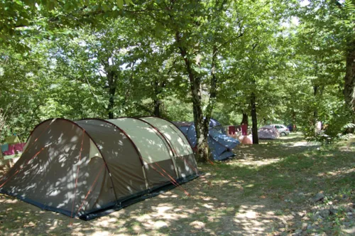 Pitch - Pitch For 2 People + 1 Vehicle Or Camper Van + Tent Or Caravan - image n°9 - CAMPING DE BELOS