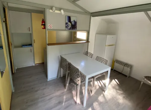 Mietunterkunft - Chalet Titom 4 Adults + 1 Child - image n°2 - CAMPING RELAIS DES BRISON