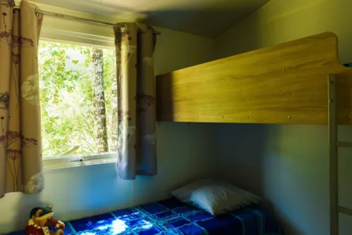 Location - Mobil-Home Fifty Sans Douche 4 Adultes  + 1 Enfant Max 12 Ans - image n°5 - CAMPING RELAIS DES BRISON