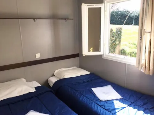 Huuraccommodatie(s) - Families-Bungalow 6 Personen- - image n°6 - Camping du Bas Larin