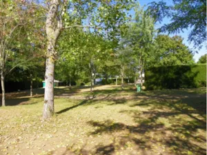 Emplacement - Emplacement Camping car/caravane- -Tente + voiture - ELEC INCLUSE sauf chargement vehicule electriq - Camping du Bas Larin