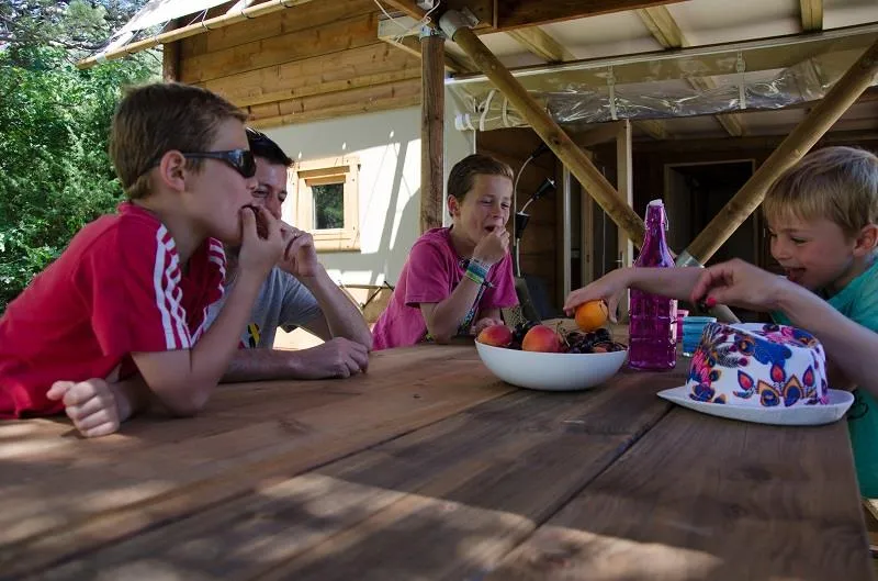 Hébergement En Hauteur "Le Nid" 34M² - Lv - 3 Chambres - Terrasse - Ombragé