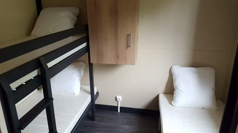 Chalet Confort "Nouméa" + Clim _25M² - (Modèle 2) 2 Chambres  + 12M² Terrasse Couverte  + Tv