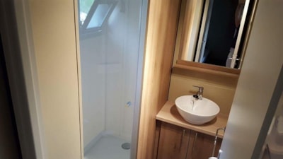 Chalet Confort + *CLIM* "Nouméa" 25m² (Model 1) - 2 bedrooms + 12m² Covered terrace + TV